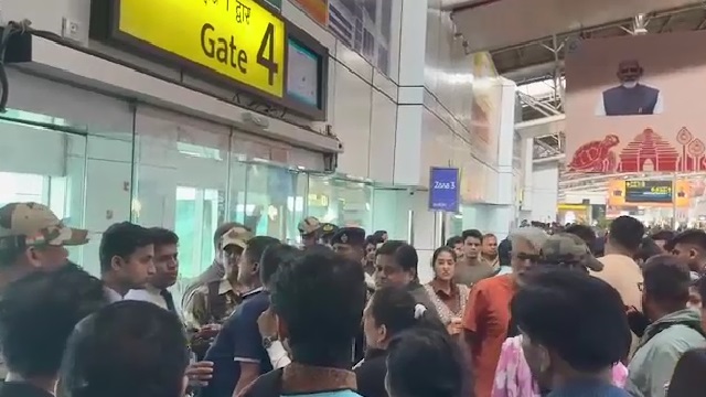 ୭୦୦ରୁ ଅଧିକ ଯାତ୍ରୀଙ୍କ ଅସନ୍ତୋଷ