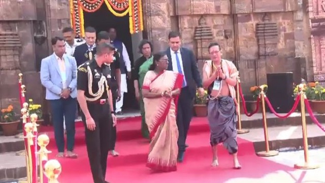 ନାଭିଗୟାରେ ପିଣ୍ଡଦାନ କଲେ ରାଷ୍ଟ୍ରପତି