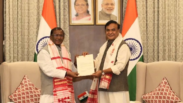 ଇସ୍ତଫା ଦେଲେ ମୁଖ୍ୟମନ୍ତ୍ରୀ ହିମନ୍ତ ବିଶ୍ବଶର୍ମା