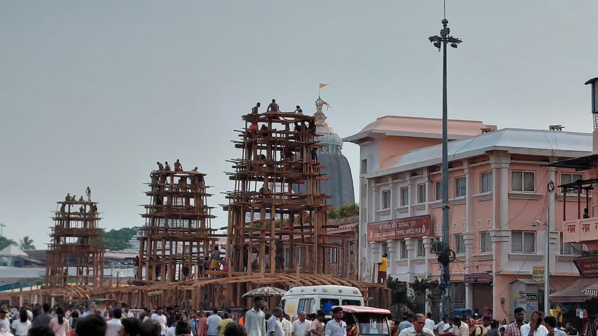 ରଥଖଳାରେ ବିବାଦ, ରଥ ନିର୍ମାଣ କାର୍ଯ୍ୟ ବନ୍ଦ କଲେ ବିଶ୍ବକର୍ମା ମହାରଣା ସେବାୟତ